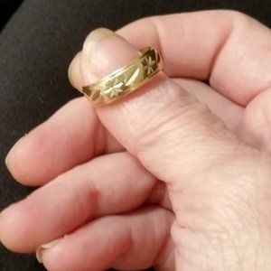 Women's 14K Gold Wedding Band